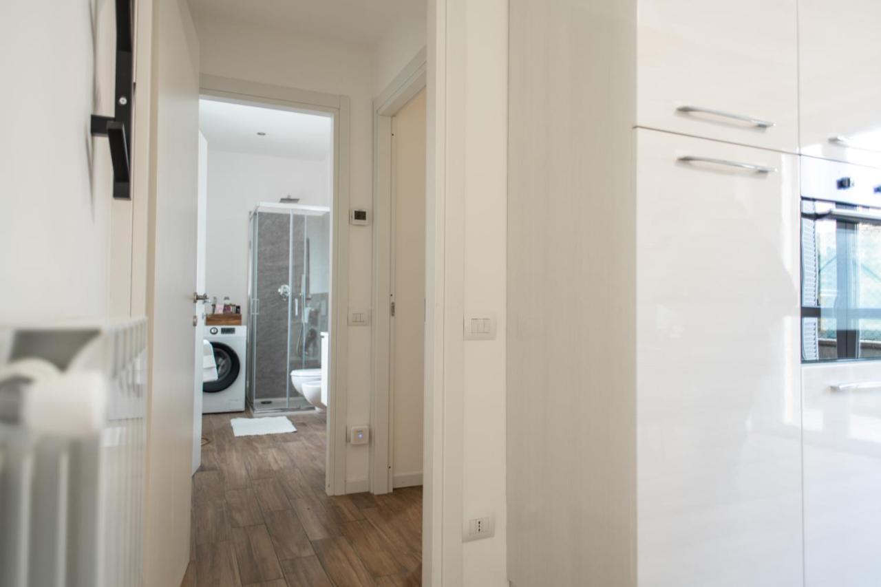Lora Apartment,Free Private Parking, Self Check In,1 Como Ngoại thất bức ảnh