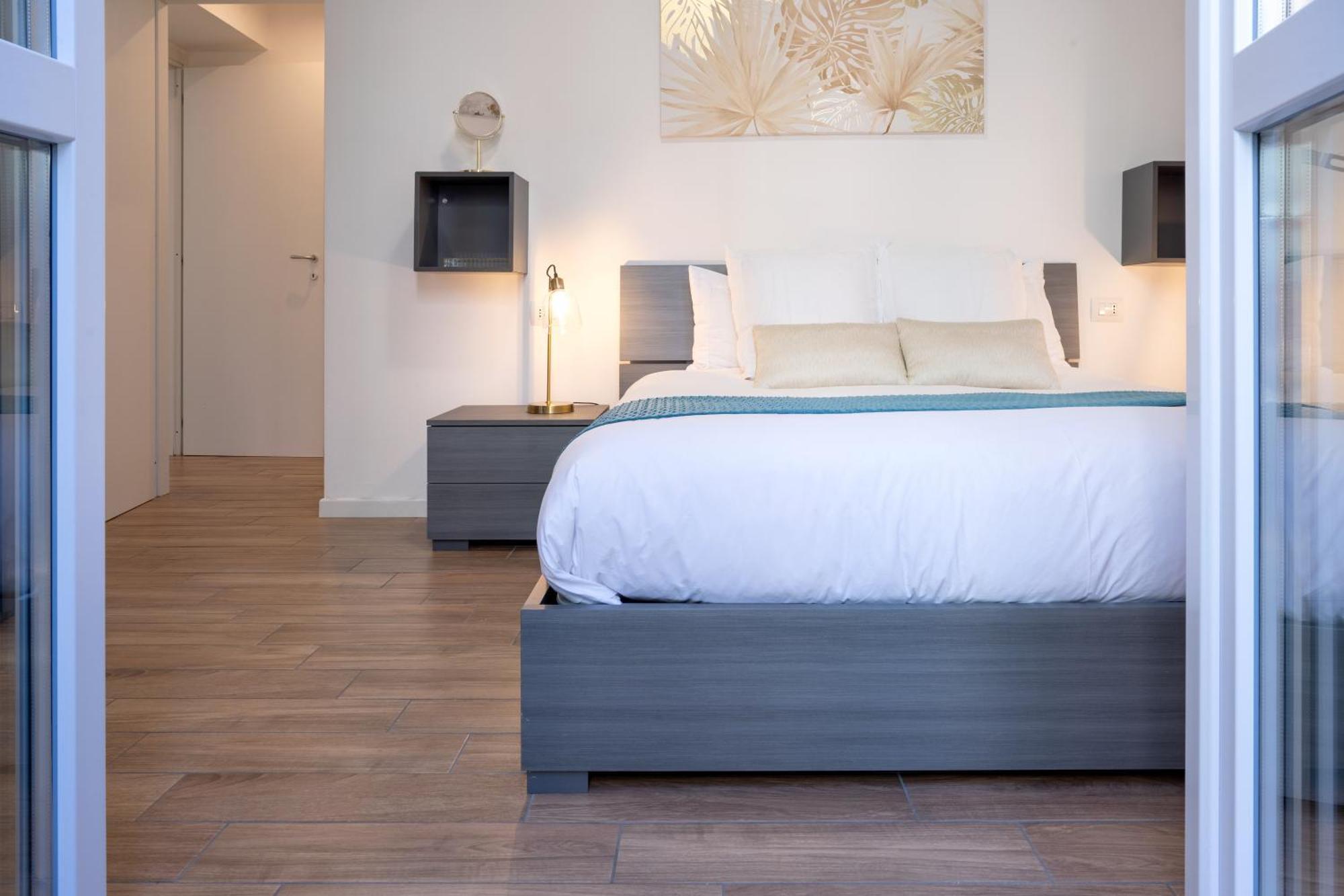 Lora Apartment,Free Private Parking, Self Check In,1 Como Ngoại thất bức ảnh